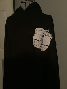 No Boundaries Black Sleeveless Hoodie with Graphic Detail
